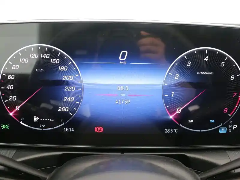 Mercedes-Benz C-Class — миниатюра 7