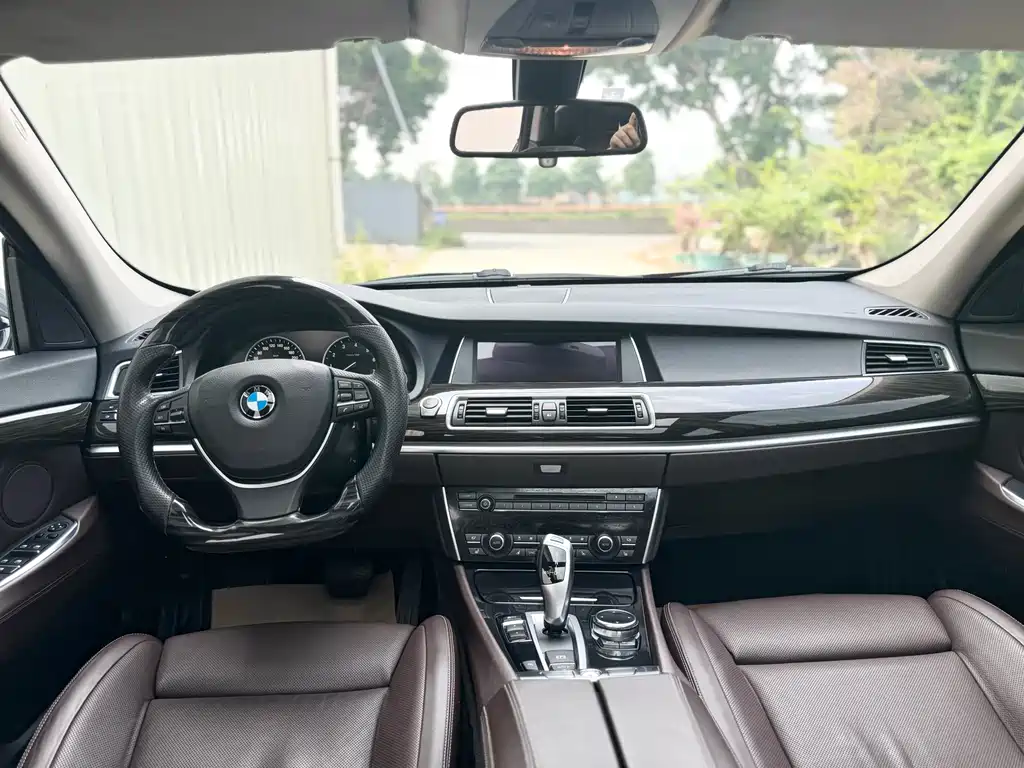 BMW 5 Series GT — миниатюра 10