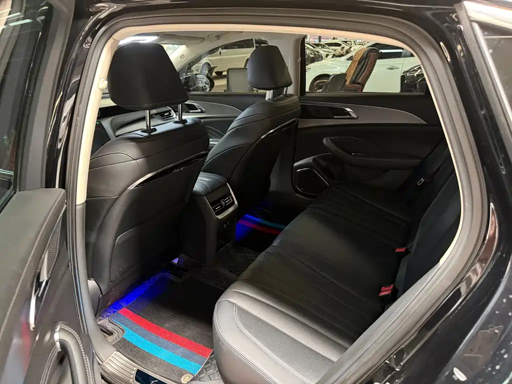 Hongqi Hongqi H5 — миниатюра 12