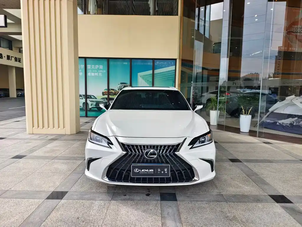 Lexus ES — миниатюра 2