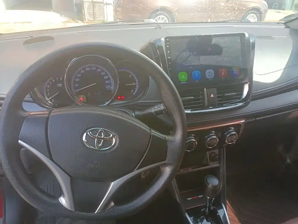 Toyota Yaris L — миниатюра 10