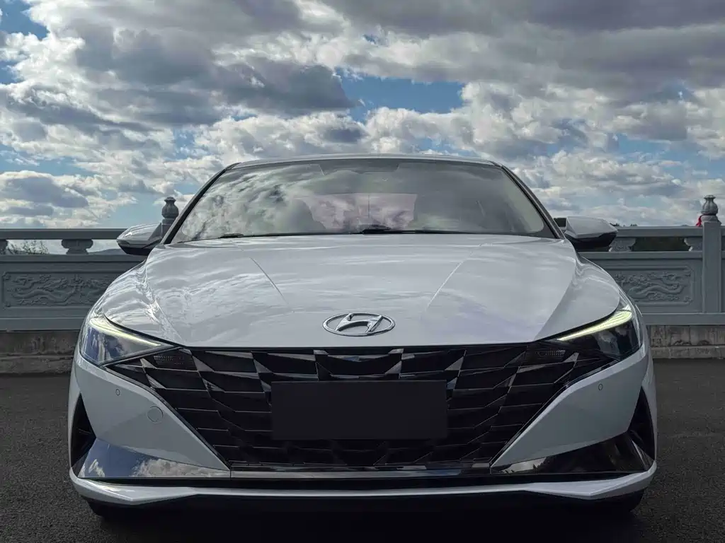 Hyundai Elantra — миниатюра 2