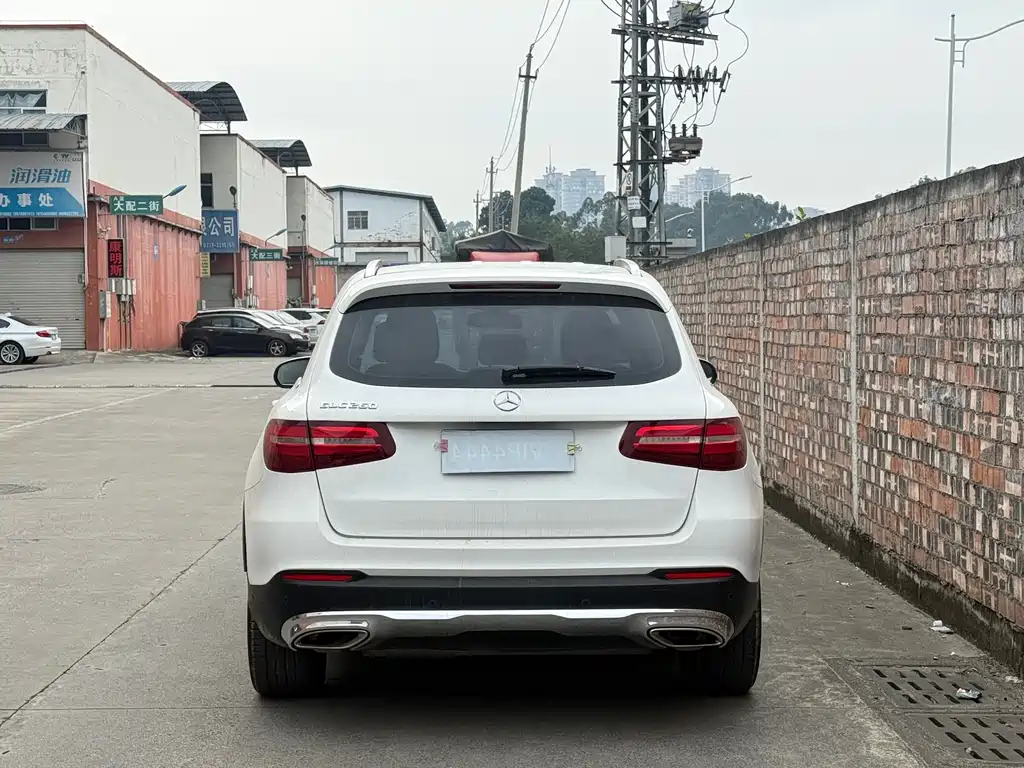 MERCEDES-BENZ GLC