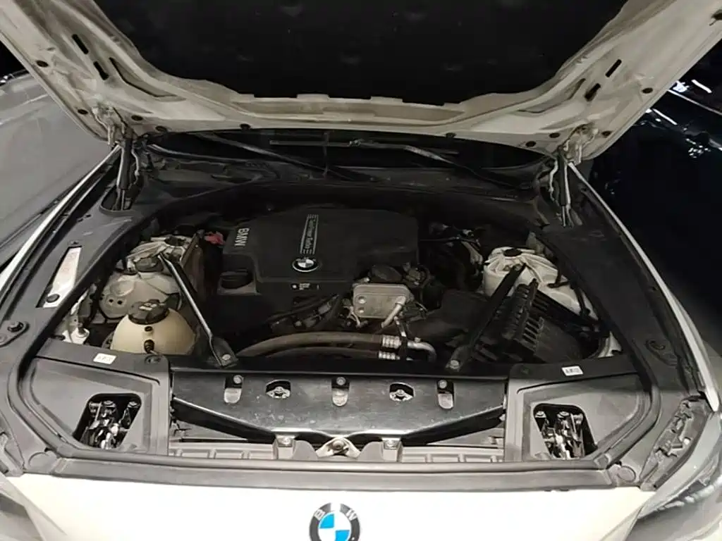 BMW 5 Series — миниатюра 20