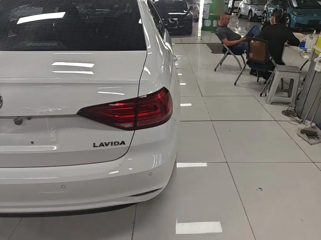 Volkswagen Lavida — миниатюра 8