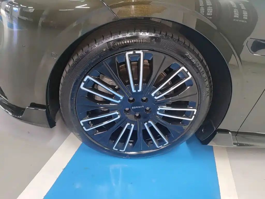 Lynk & Co 10 — миниатюра 23