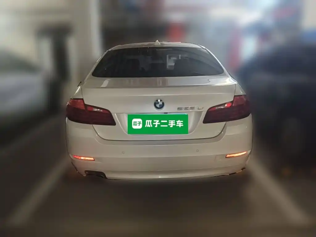 BMW 5 Series — миниатюра 8