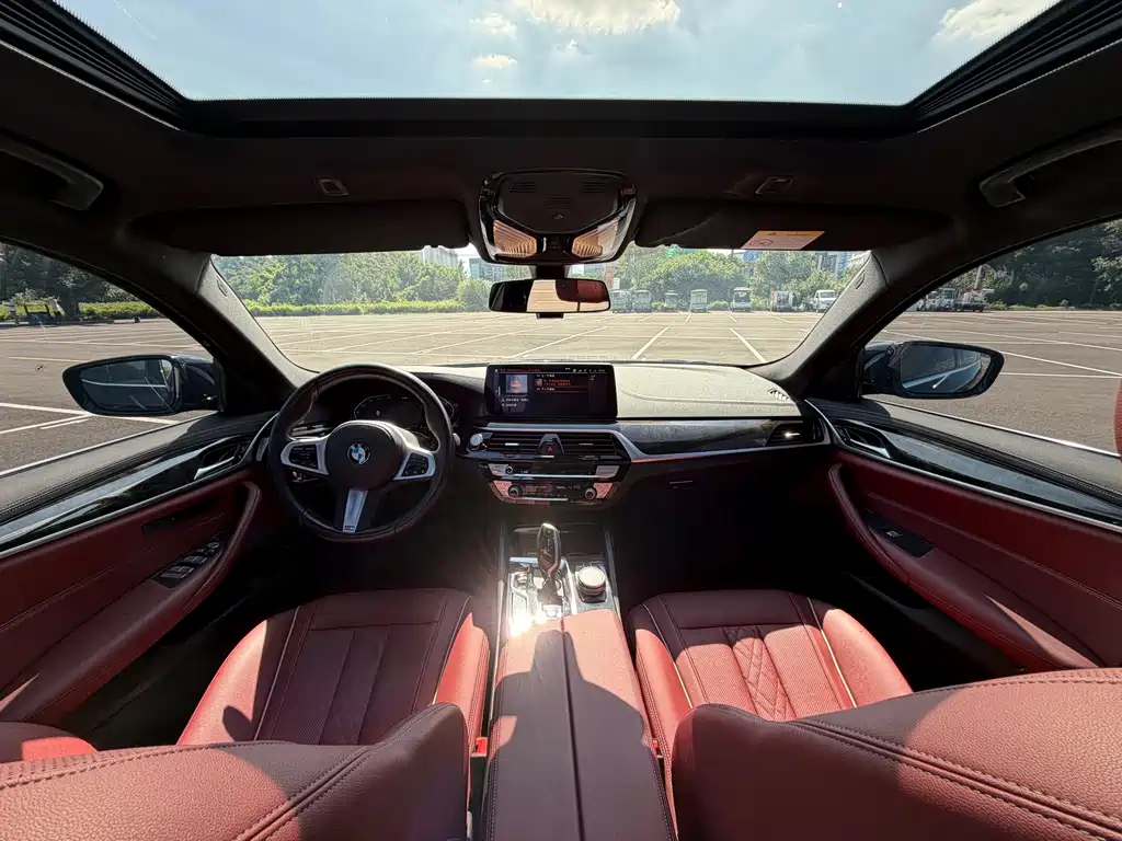 BMW 5 Series — миниатюра 7