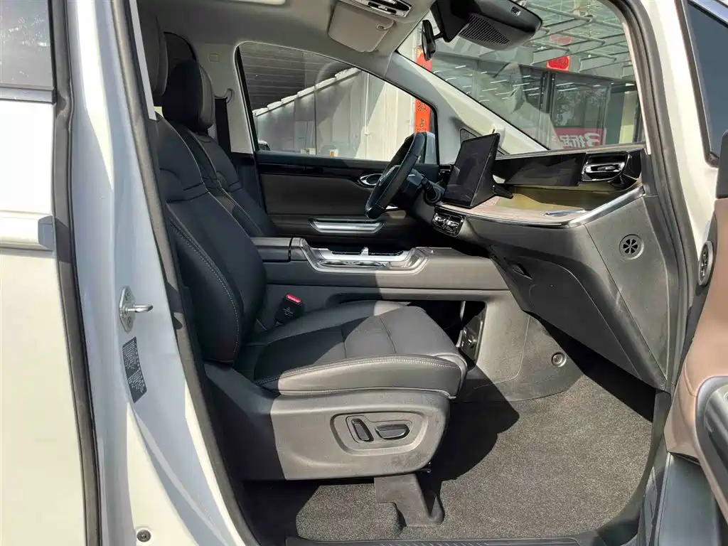 GAC TRUMPCHI E8 NEW ENERGY