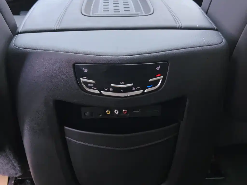 Cadillac Escalade 2016 6.2L