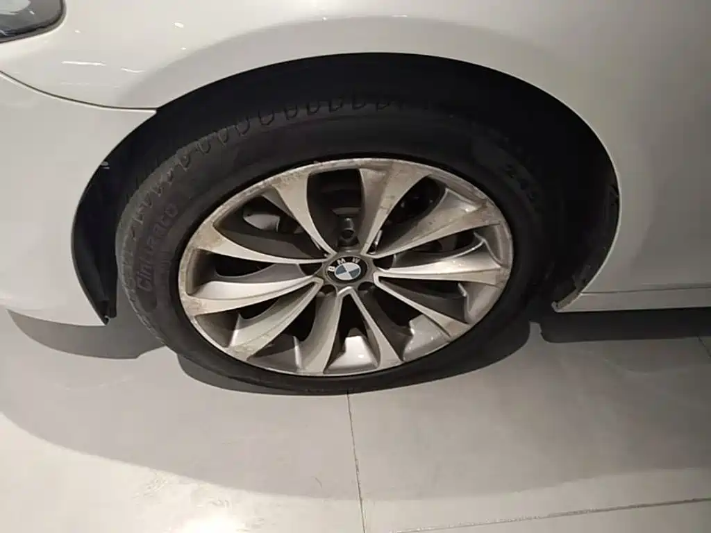 BMW 5 Series — миниатюра 23