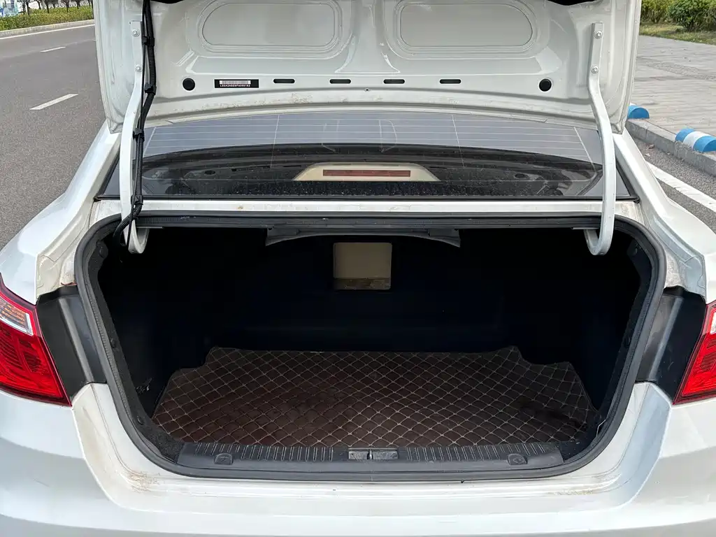 Changan Eado — миниатюра 8