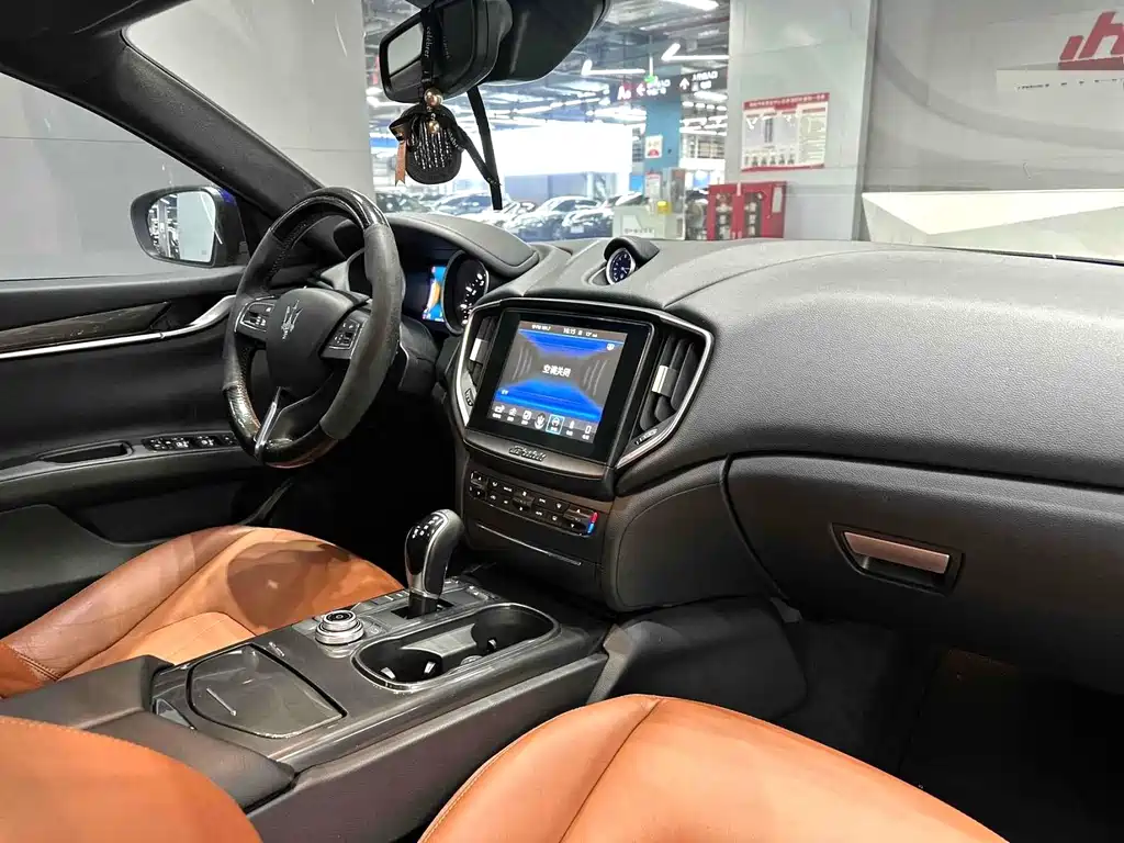 Maserati Ghibli — миниатюра 7