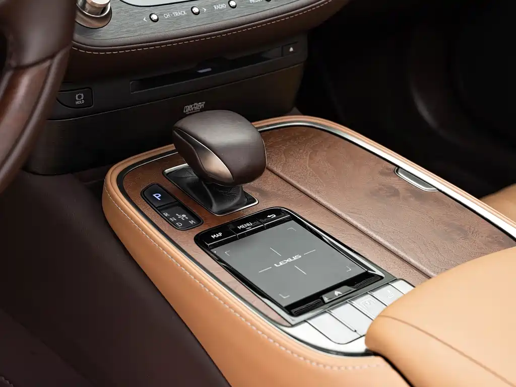 Lexus LS — миниатюра 15
