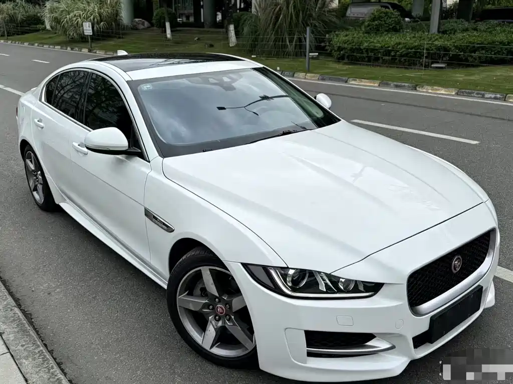 Jaguar XE 2015 2.0T 200PS R-Sport