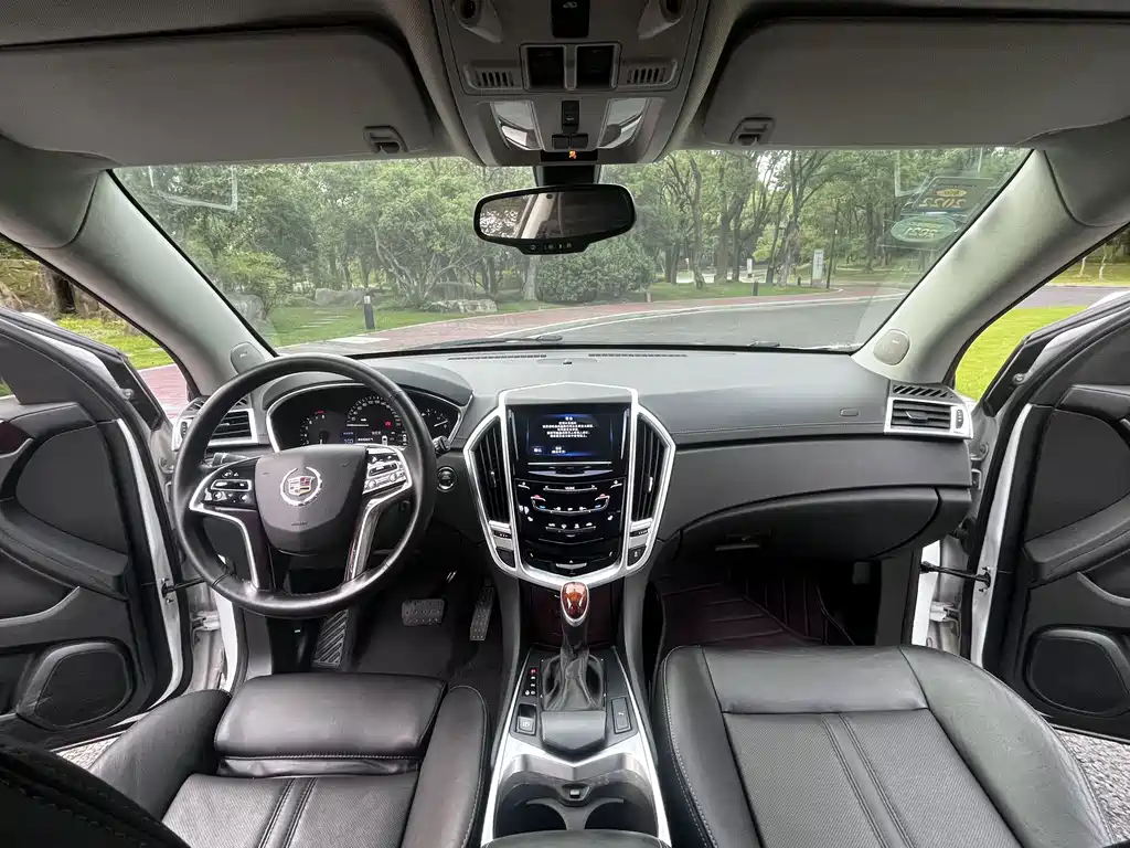 Cadillac SRX — миниатюра 9