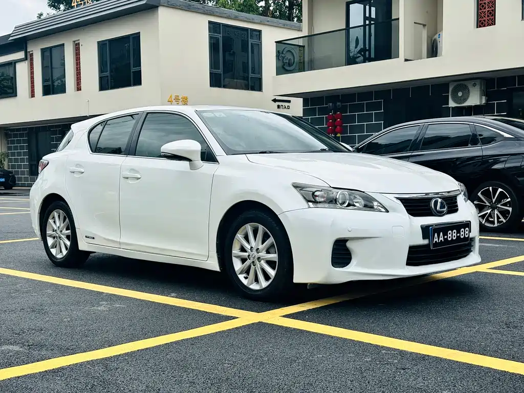 Lexus CT 2013 CT200h Comfort