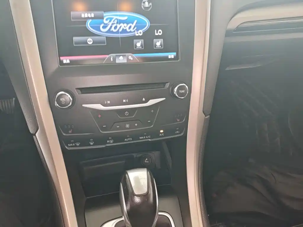 Ford Mondeo — миниатюра 13