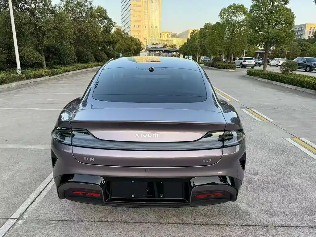 Xiaomi SU7 — миниатюра 9