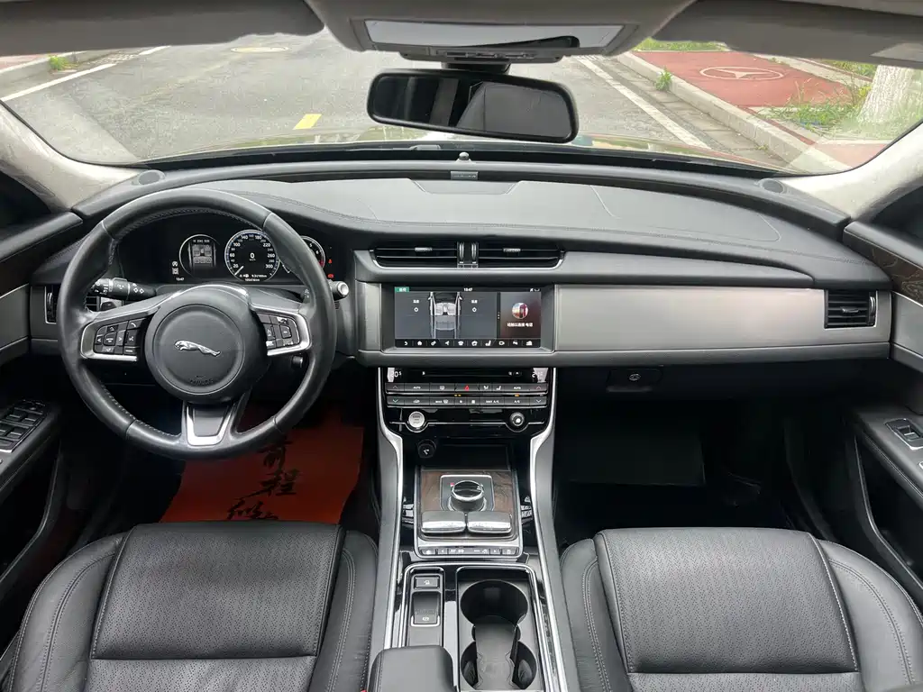 Jaguar XFL 2018 XFL 2.0T 250PS Premium