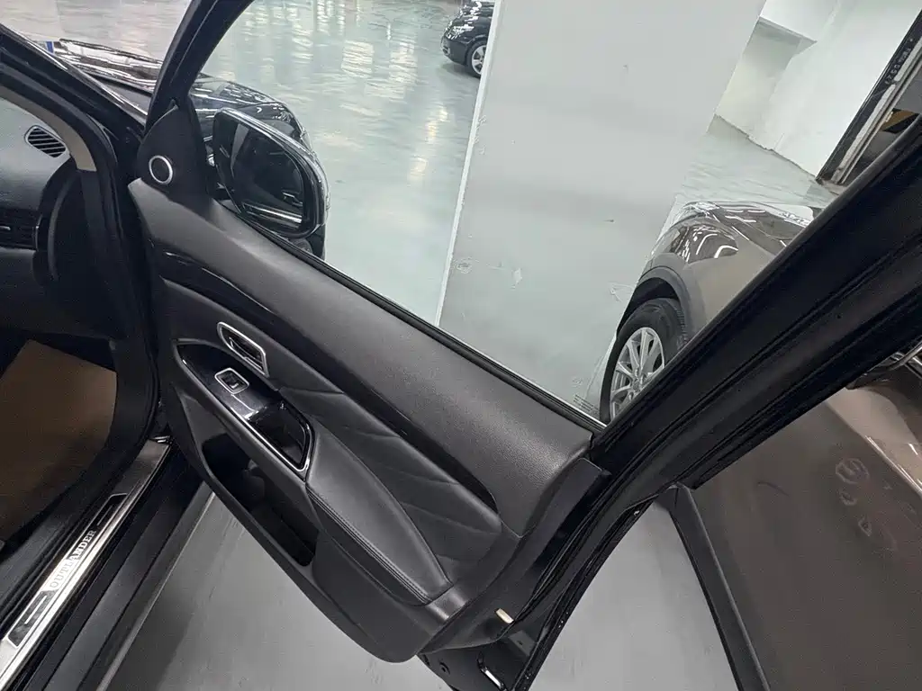 Mitsubishi Outlander — миниатюра 6