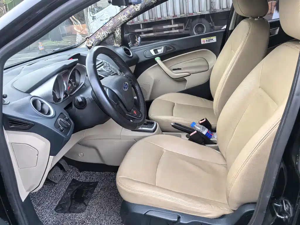Ford Fiesta — миниатюра 10