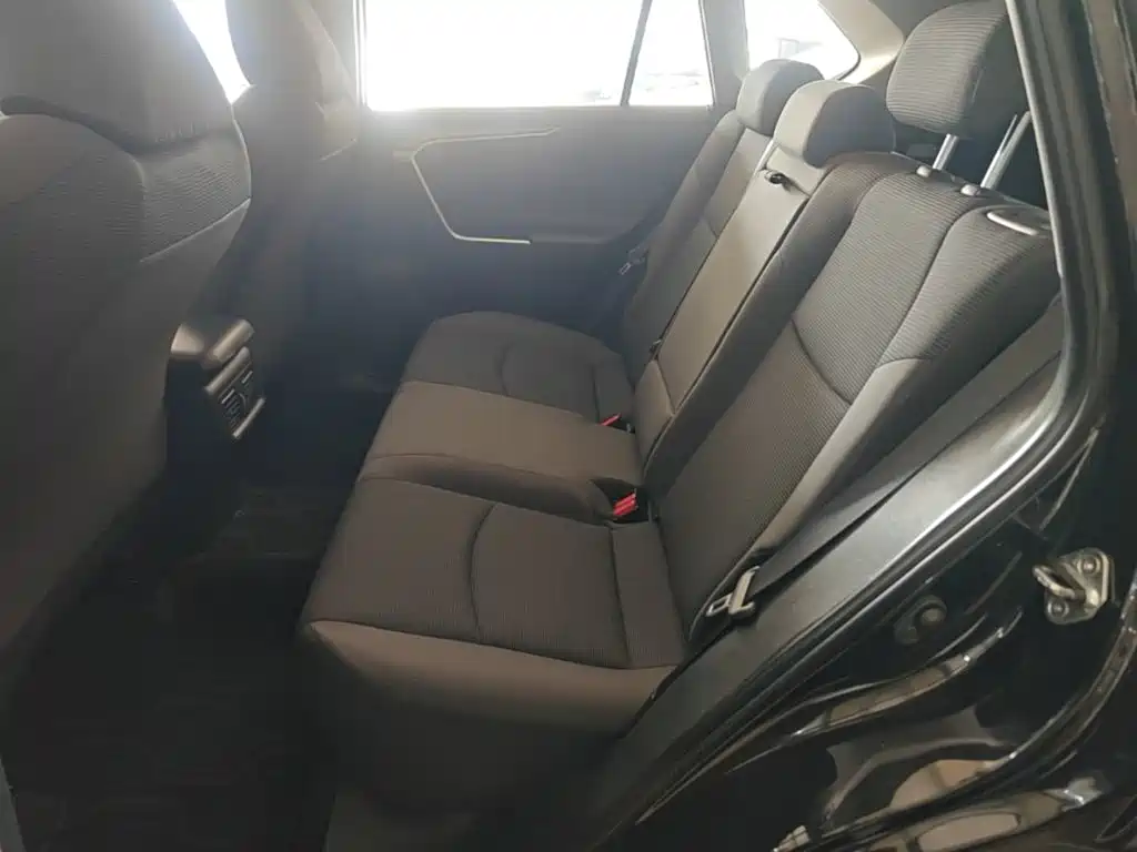 Toyota RAV4 — миниатюра 17