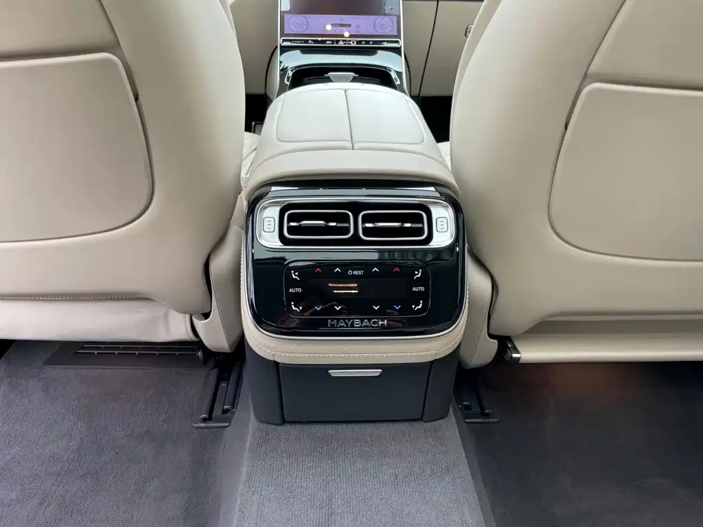 Mercedes-Benz S-Class — миниатюра 16