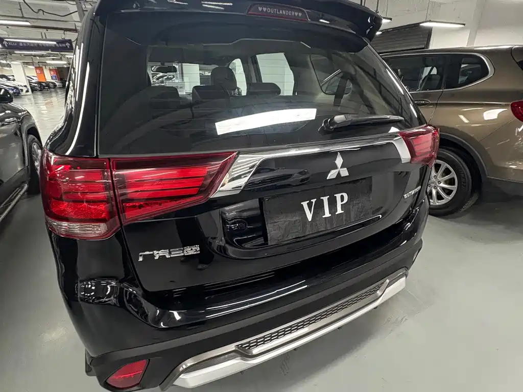 Mitsubishi Outlander — миниатюра 18