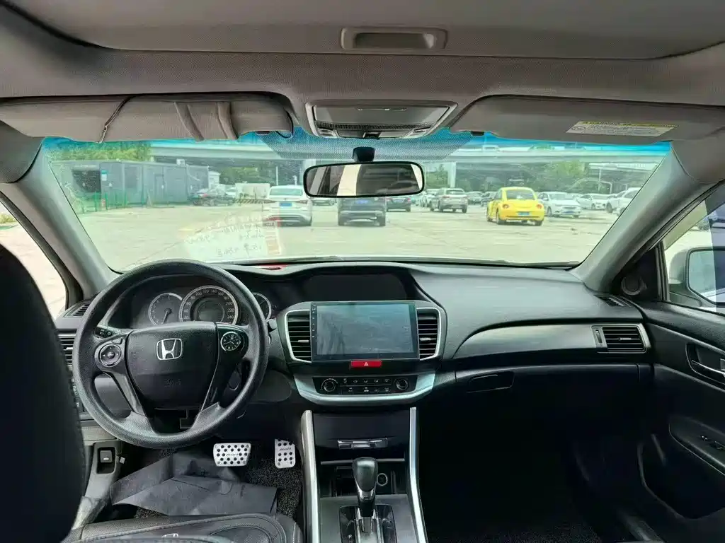 Honda Accord — миниатюра 6