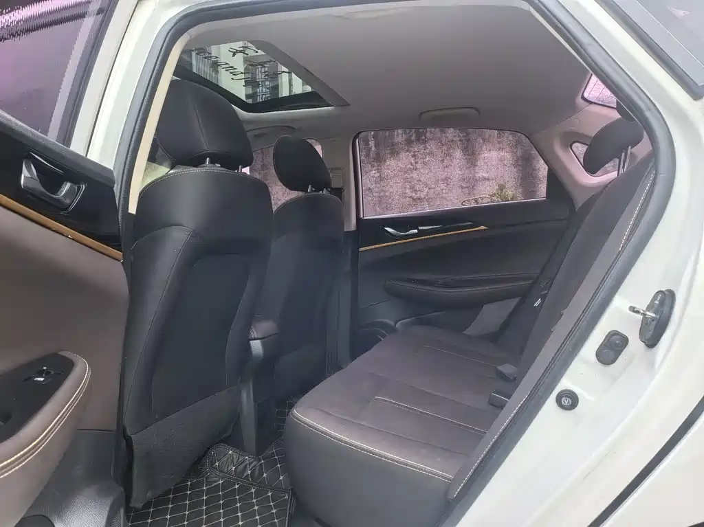 Changan Eado DT — миниатюра 6