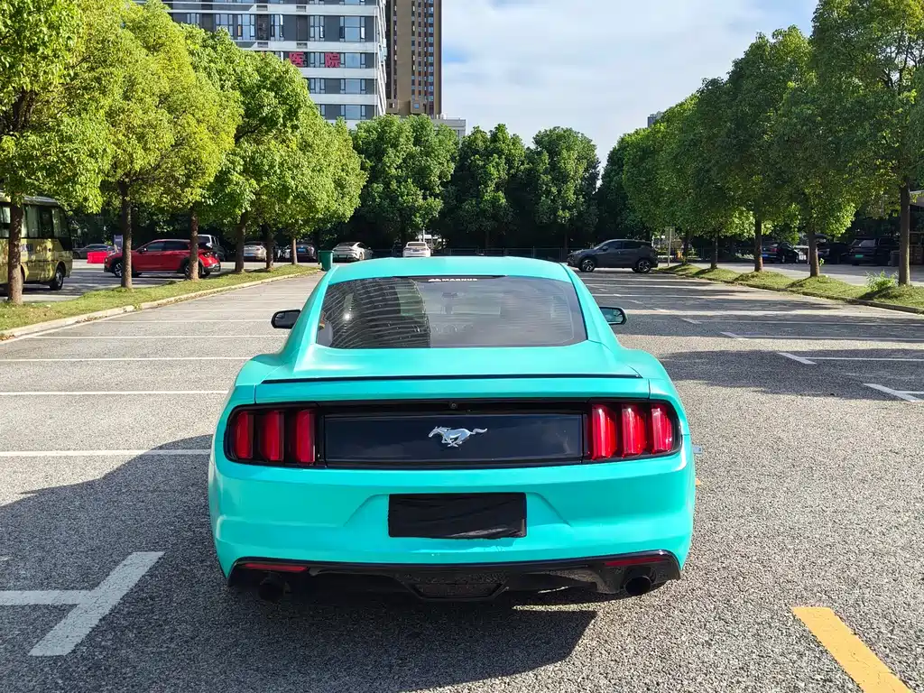 Ford Mustang — миниатюра 5