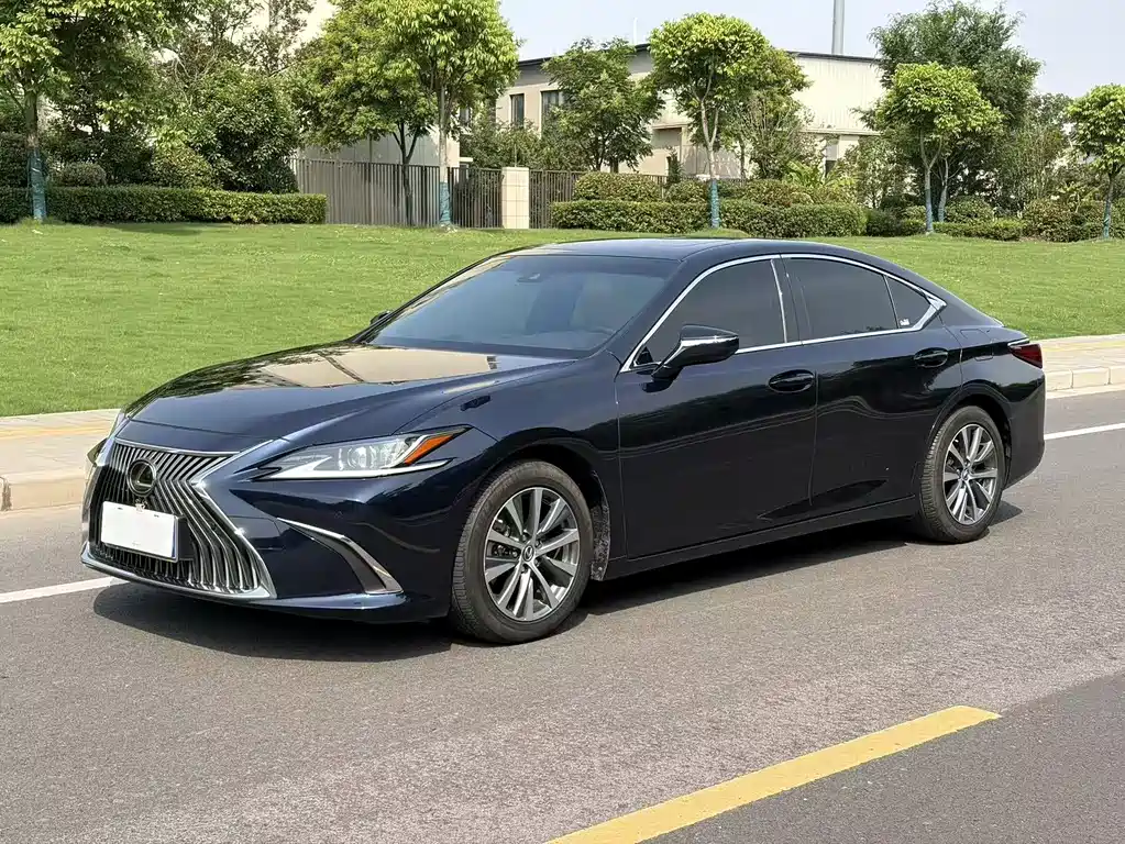 Купить Lexus ES