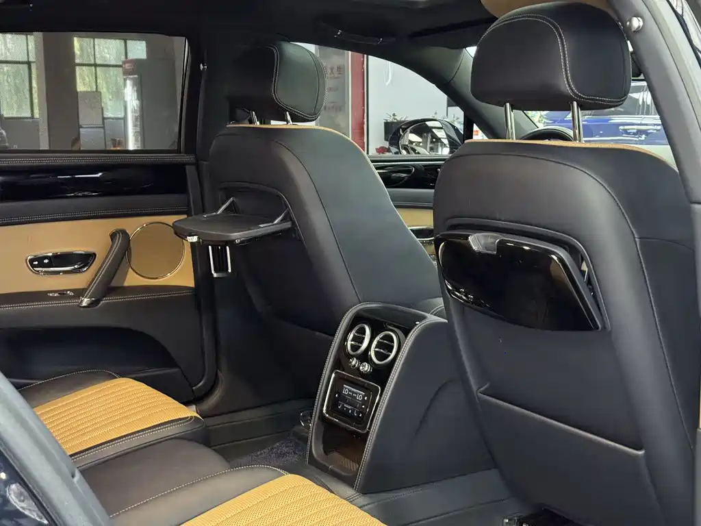 Bentley Flying Spur — миниатюра 16