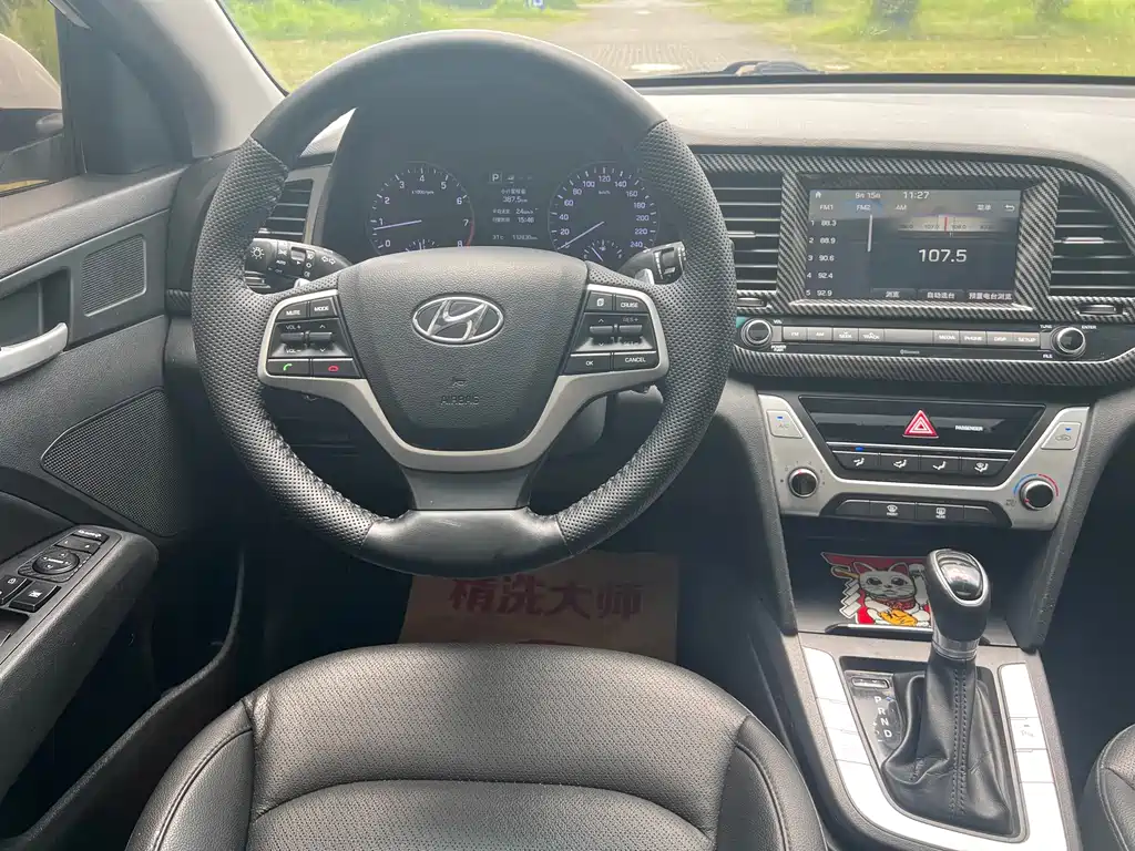 Hyundai Elantra — миниатюра 11