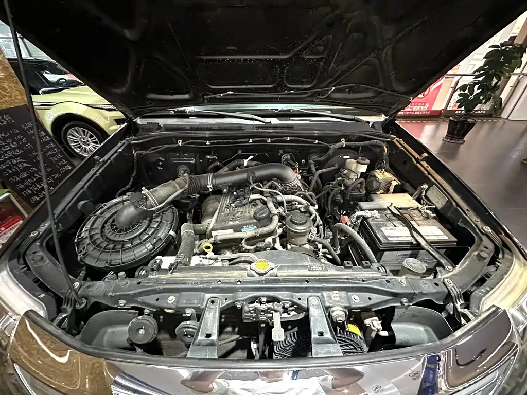 Toyota Fortuner — миниатюра 9