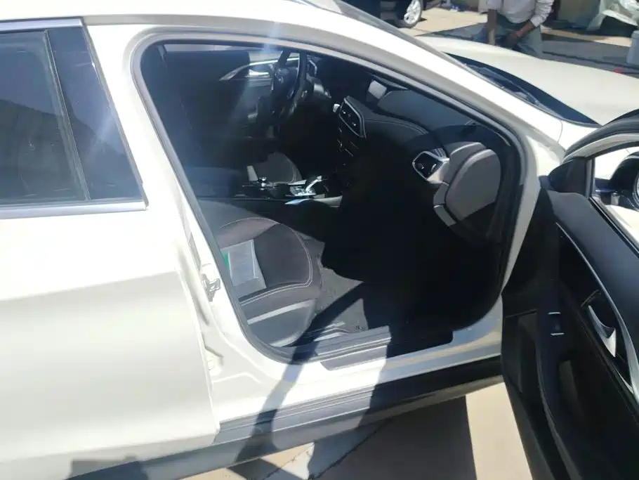 Infiniti QX30 — миниатюра 8