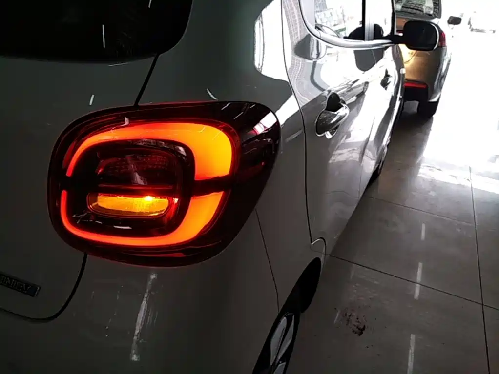 Wuling MINIEV — миниатюра 8