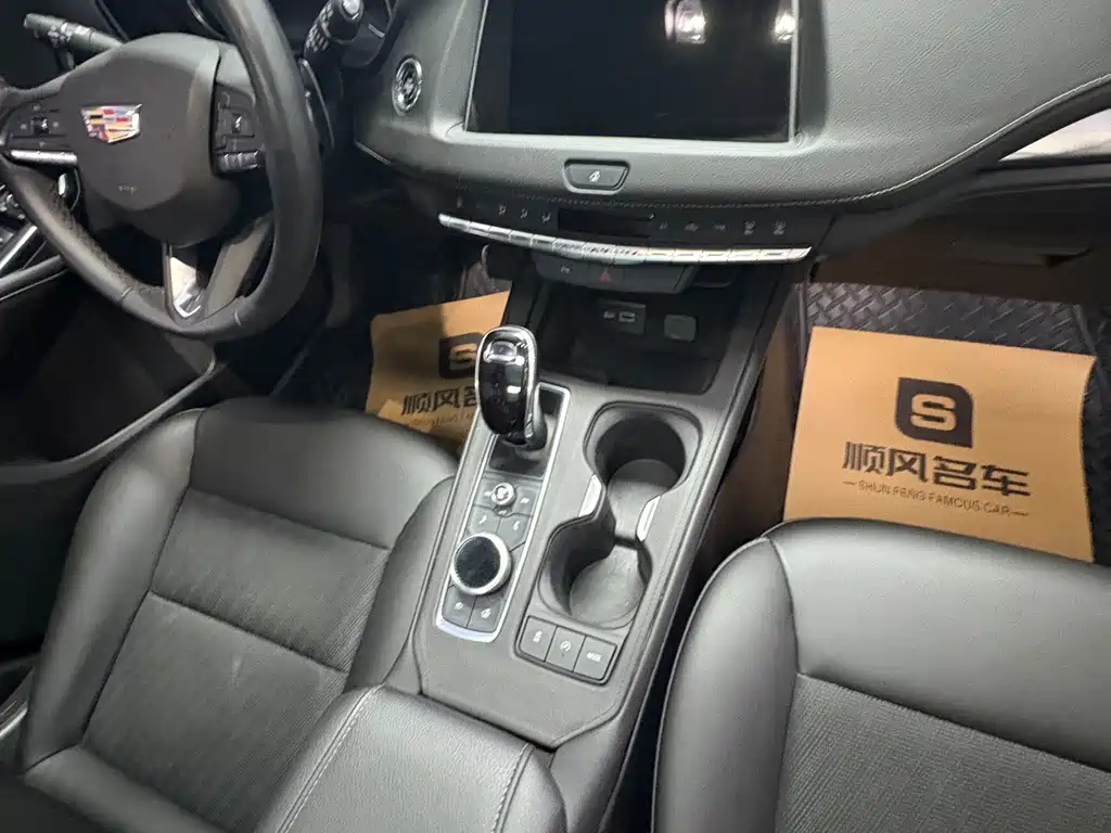Cadillac XT4 — миниатюра 7