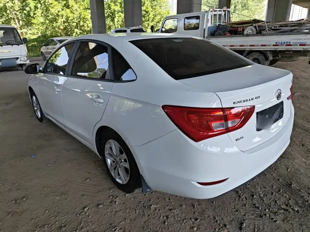 Buick Excelle — миниатюра 5