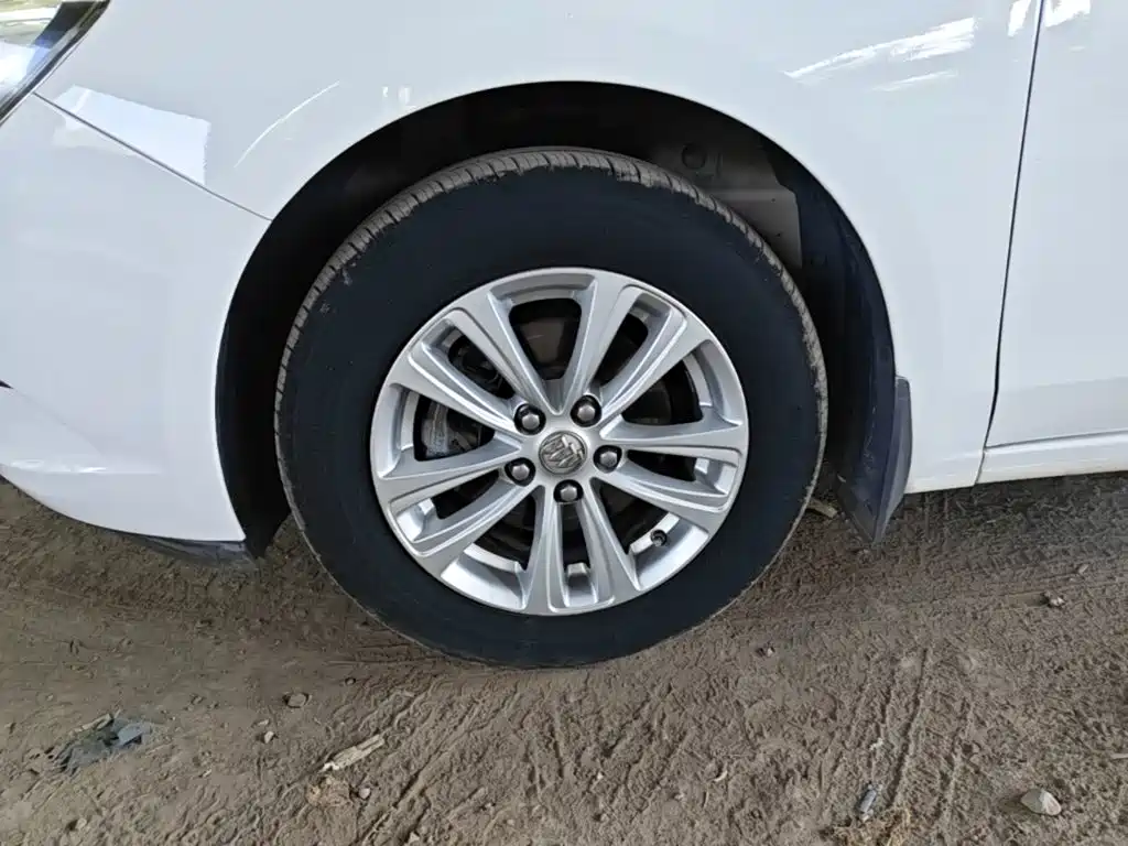 Buick Excelle — миниатюра 23
