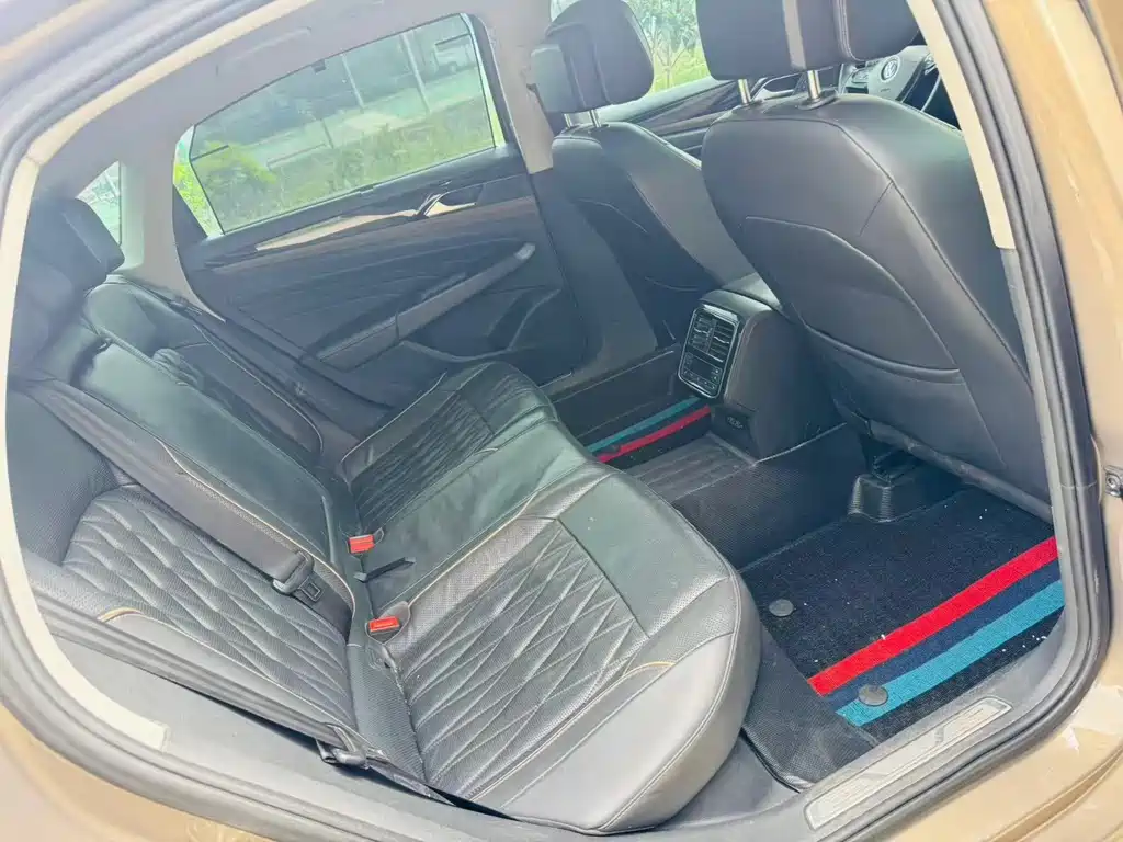 Volkswagen Passat — миниатюра 14