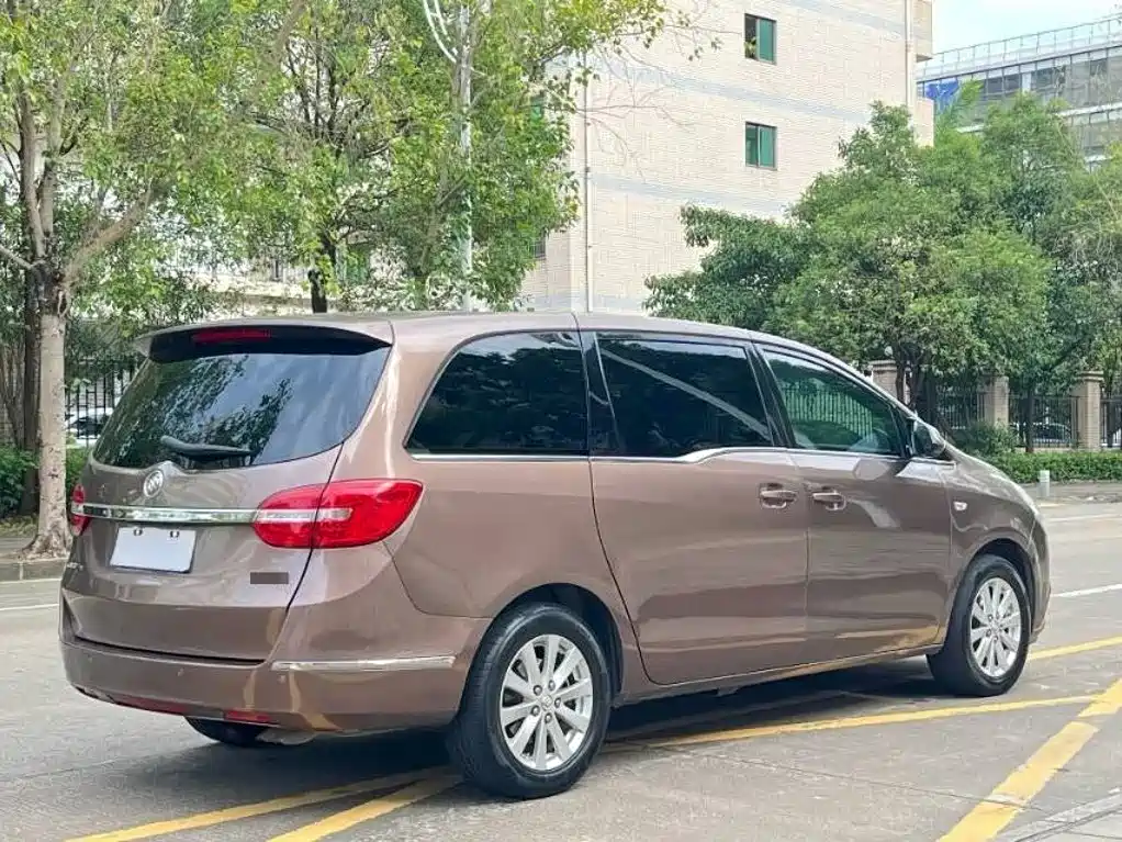 Buick GL8 — миниатюра 6