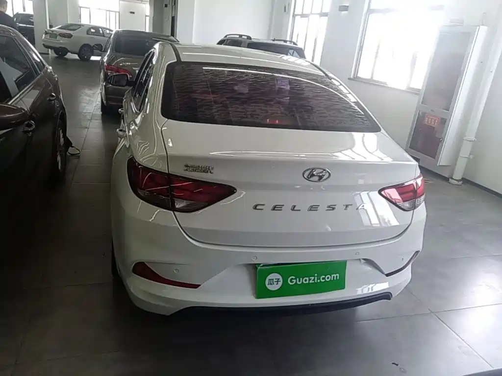 Hyundai Elantra — миниатюра 6