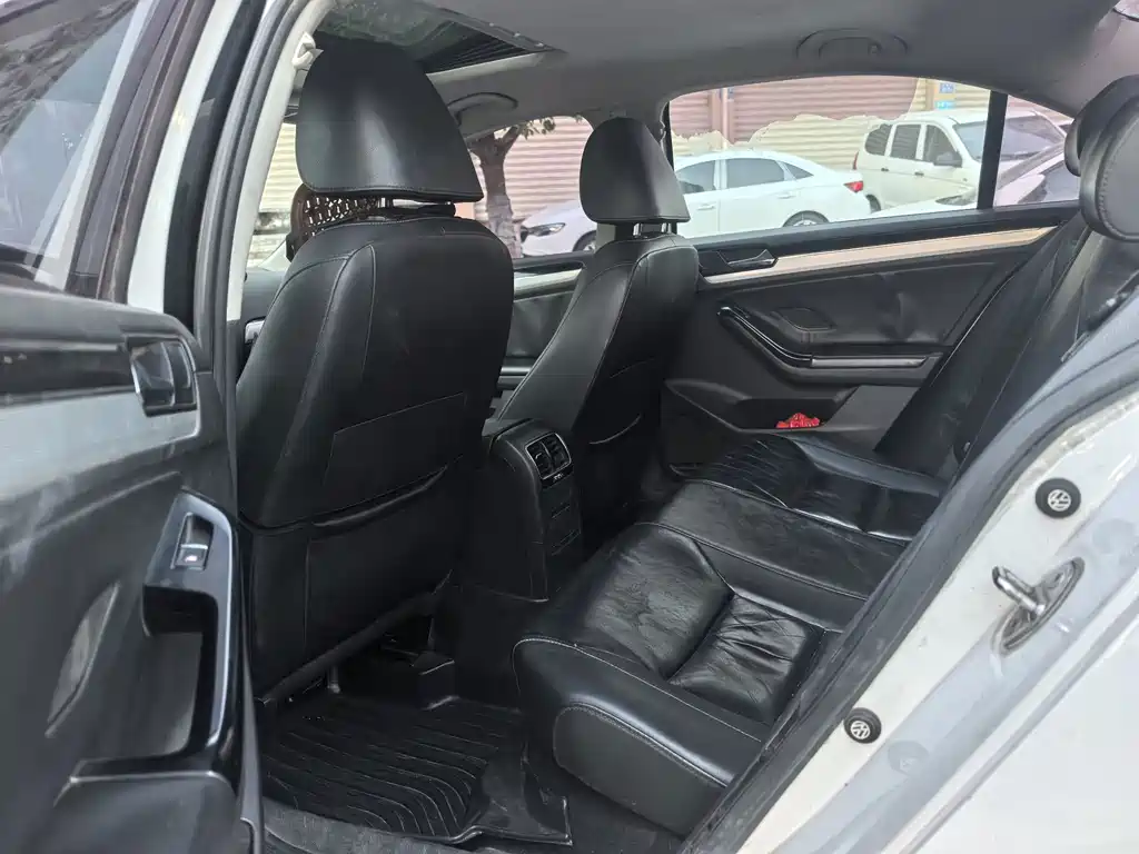 Volkswagen Sagitar — миниатюра 7