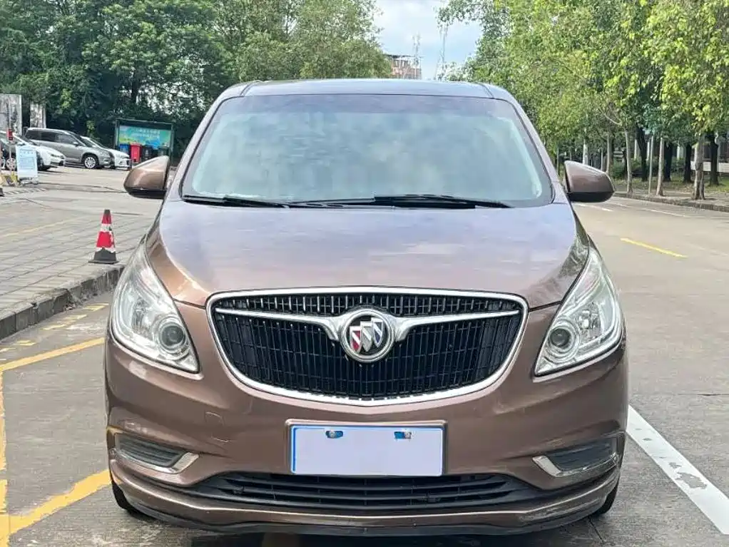 Buick GL8 — миниатюра 2