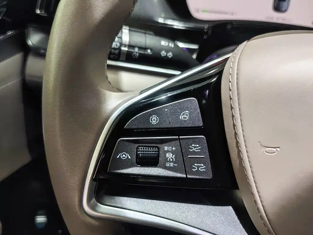 BYD Tang New Energy — миниатюра 13