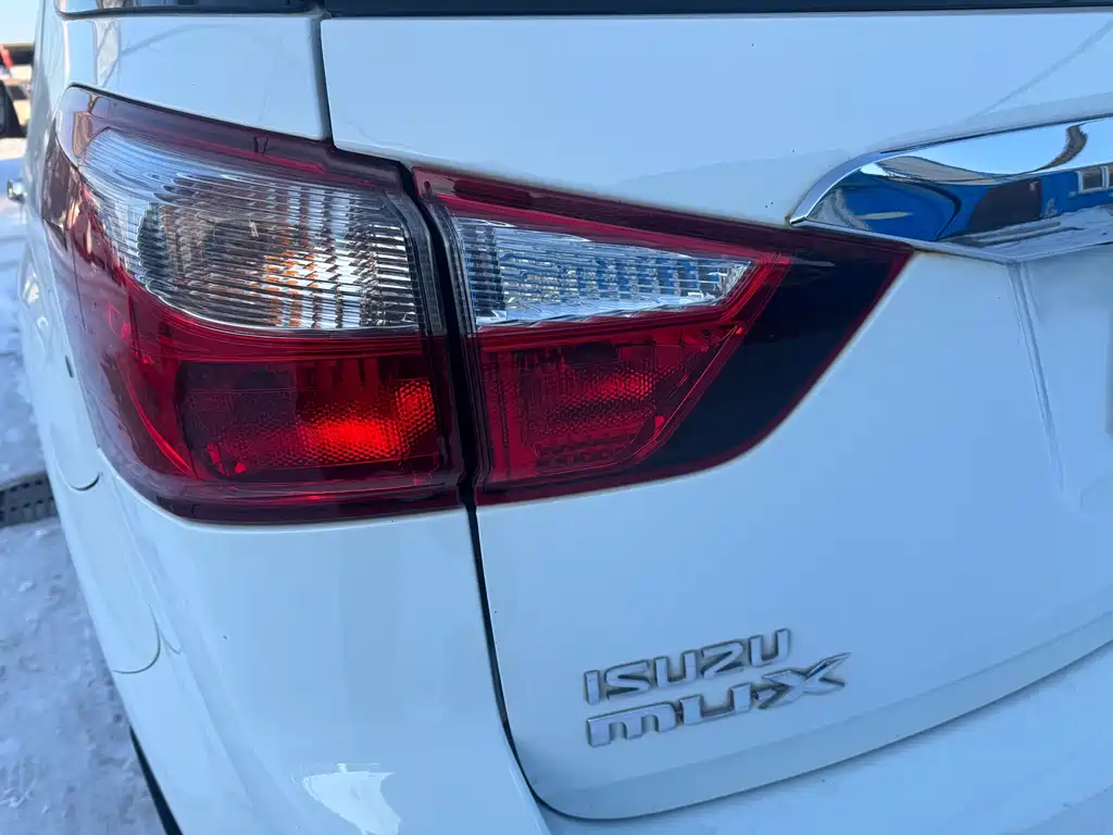 ISUZU MU X SHEPHERD RANGER