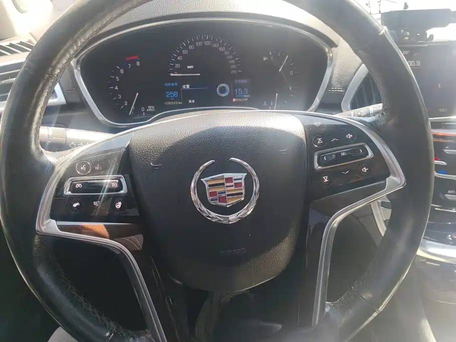 Cadillac SRX — миниатюра 15