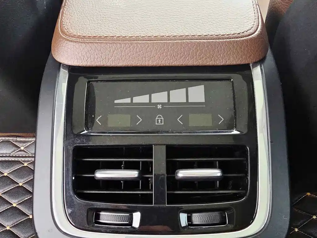 Volvo XC90 — миниатюра 19